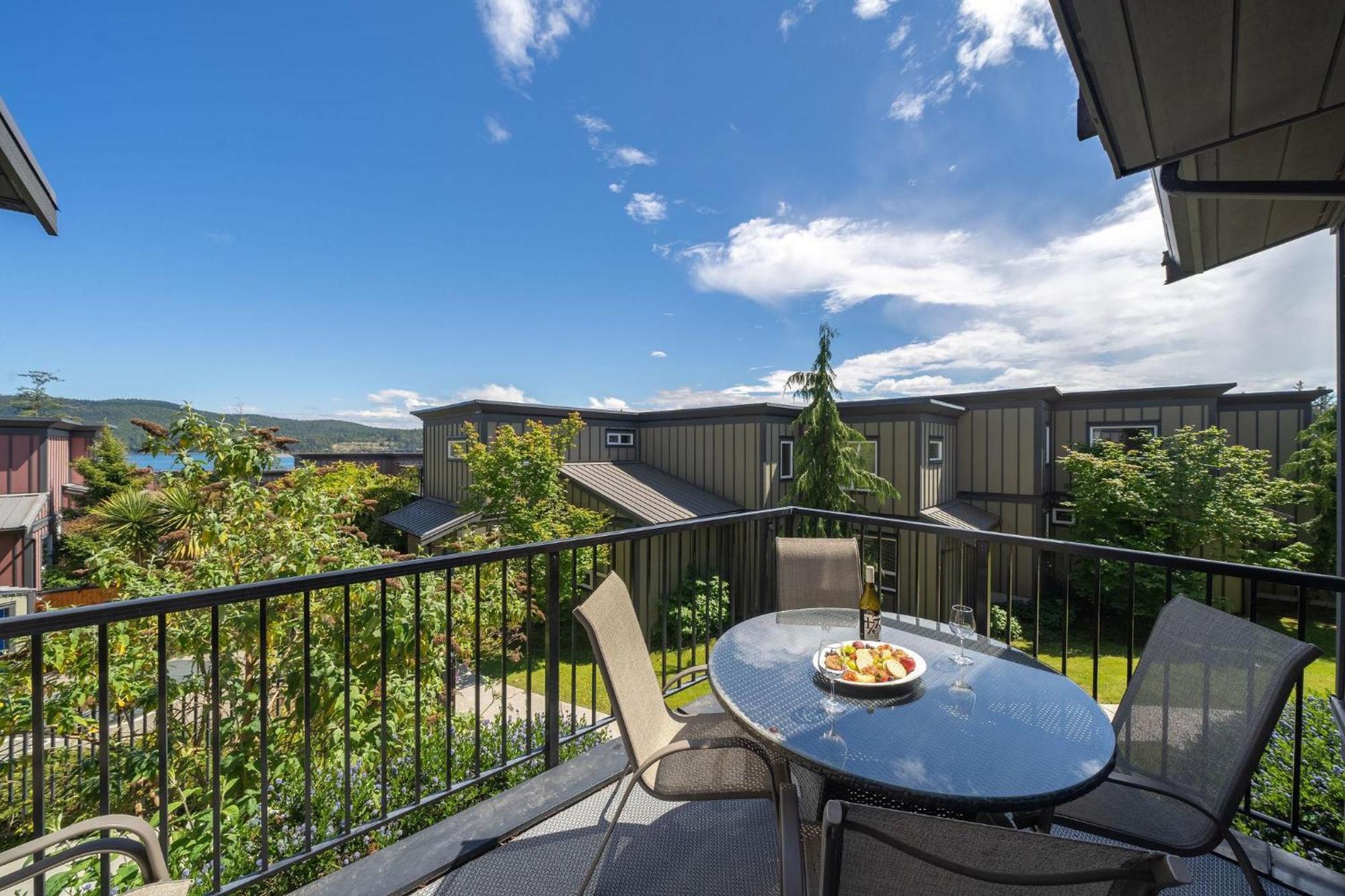 Sooke Harbour Resort & Marina ภายนอก รูปภาพ
